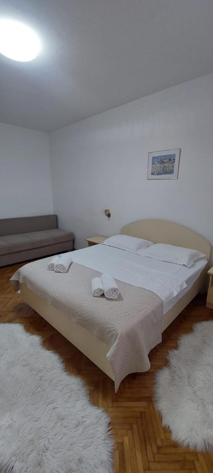 אומיס Apartment Toncica מראה חיצוני תמונה
