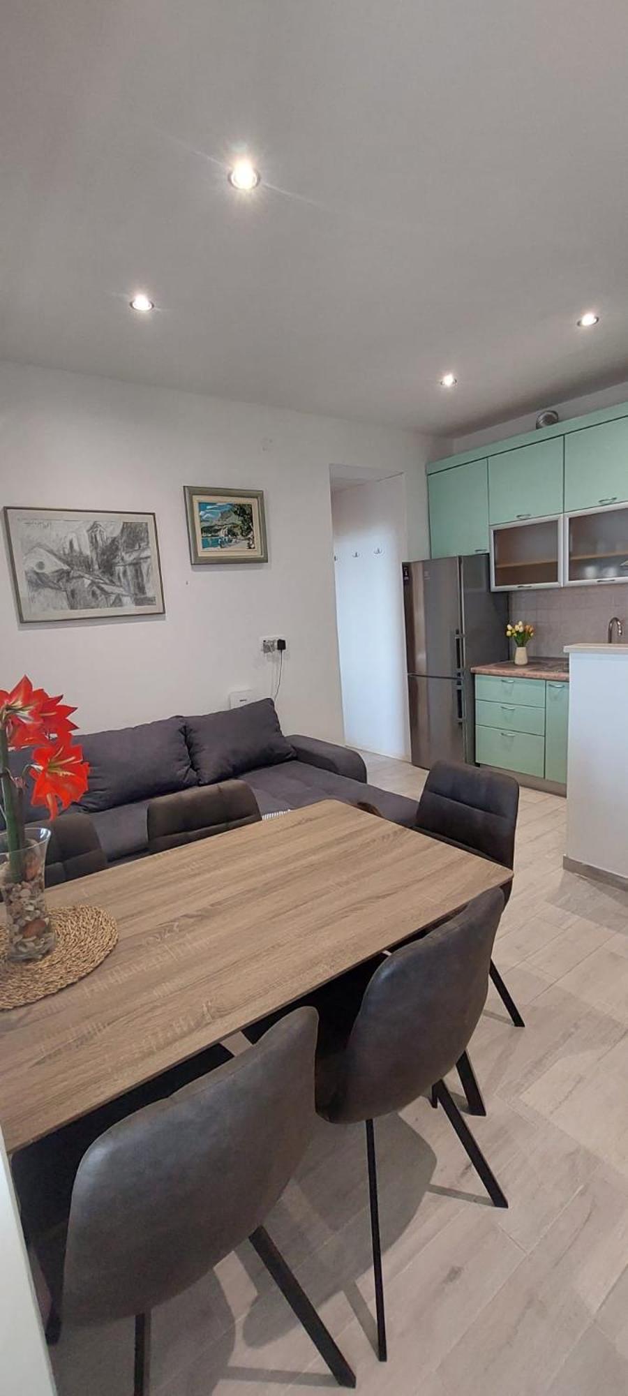 אומיס Apartment Toncica מראה חיצוני תמונה