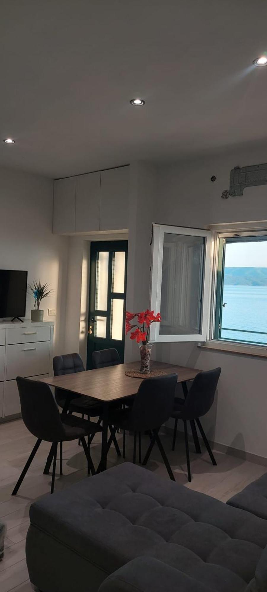 אומיס Apartment Toncica מראה חיצוני תמונה